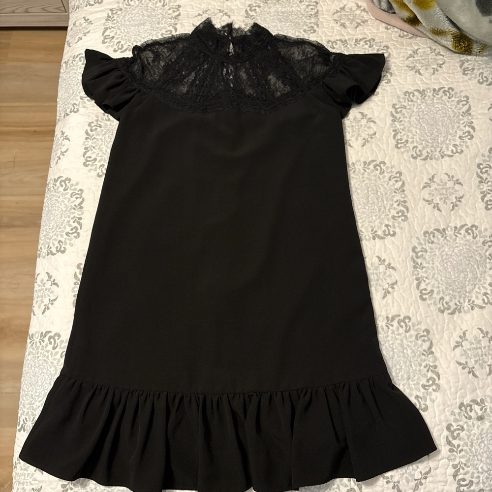 Elegant Tahari ASL Size 6 Lace Upper Ruffles
Black Dress